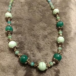 🎈 3 for $30💄Green Glass Bead Necklace